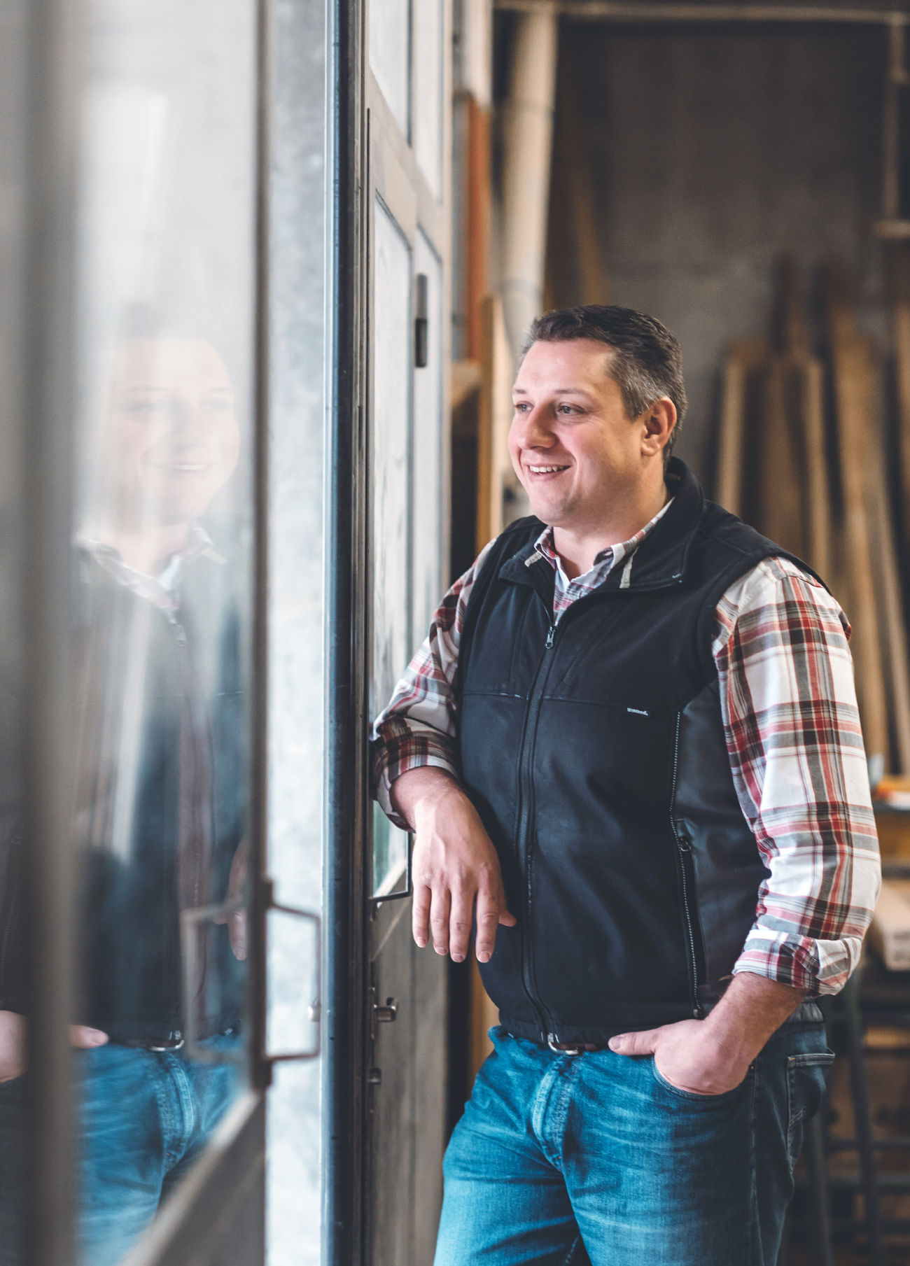 Master joiner Jörg Abderhalden is co-owner of wood manufacturing company AAK/Holzmanufaktur AG and runs the business with his partner Hanspeter Künzli.