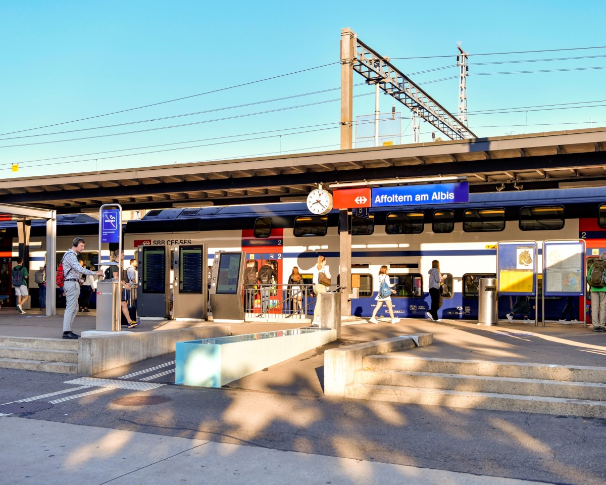 In nur 16 Minuten bringt Sie die S-Bahn nach Zug oder in 29 Minuten direkt an den Zürcher Hauptbahnhof