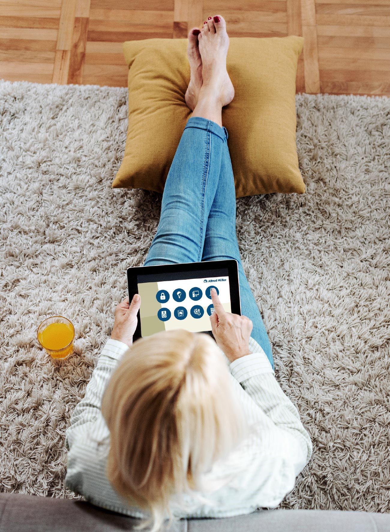 Pour ceux qui veulent aménager leur logement de manière «intelligente», il existe d’ores et déjà de nombreuses possibilités pour la connexion d’installations, appareils et systèmes en réseau. Pour ceux qui veulent attendre, il faut prévoir suffisamment de capacités pour les connexions futures et dimensionner les boîtes de distribution en conséquence.