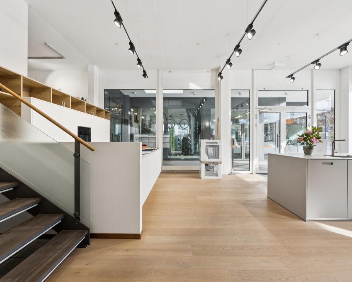 Viel Licht durch grosse Fensterfronten