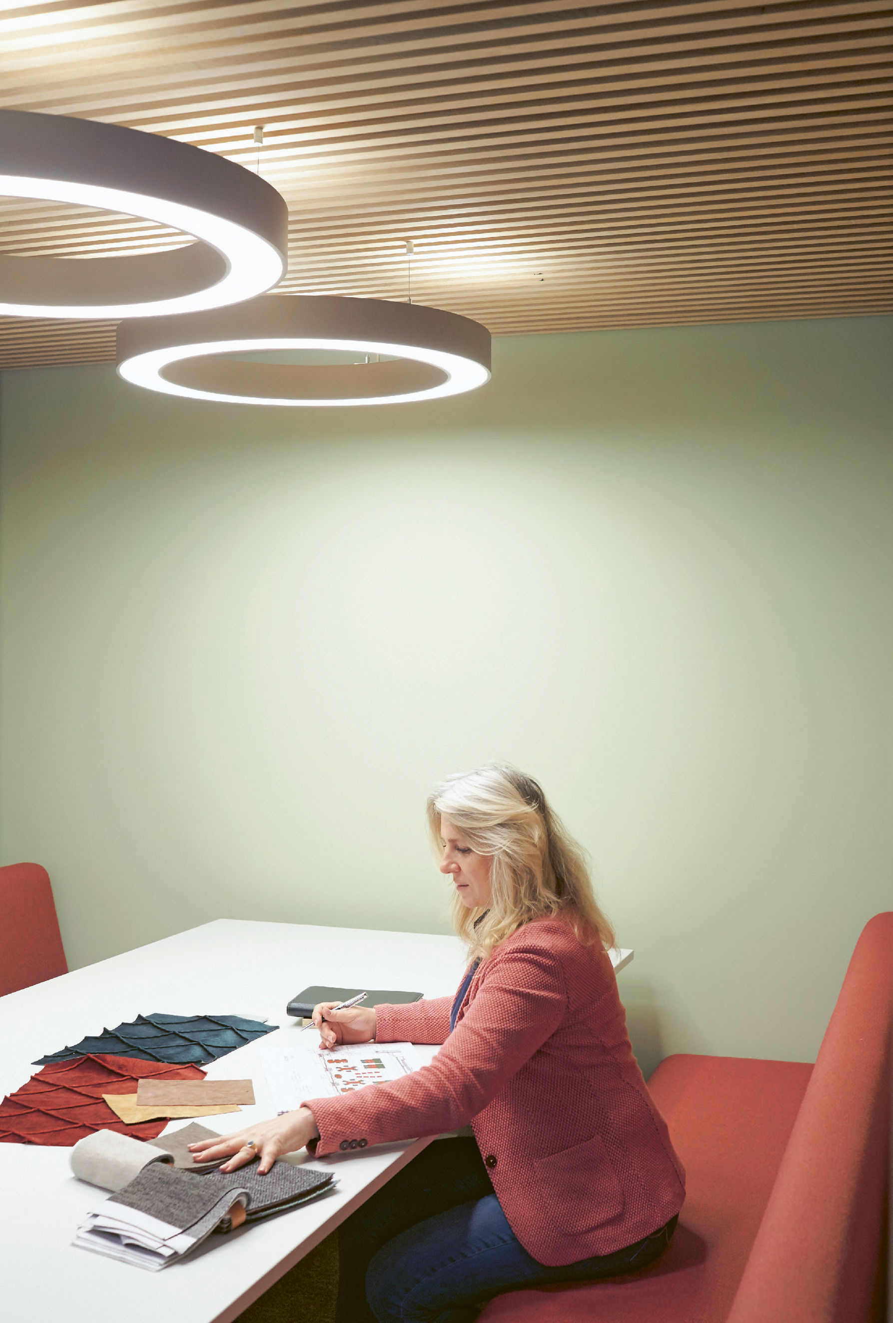 In den modernen Räumlichkeiten kann sich Beatrix Otahal voll auf ihre Aufgaben konzentrieren.