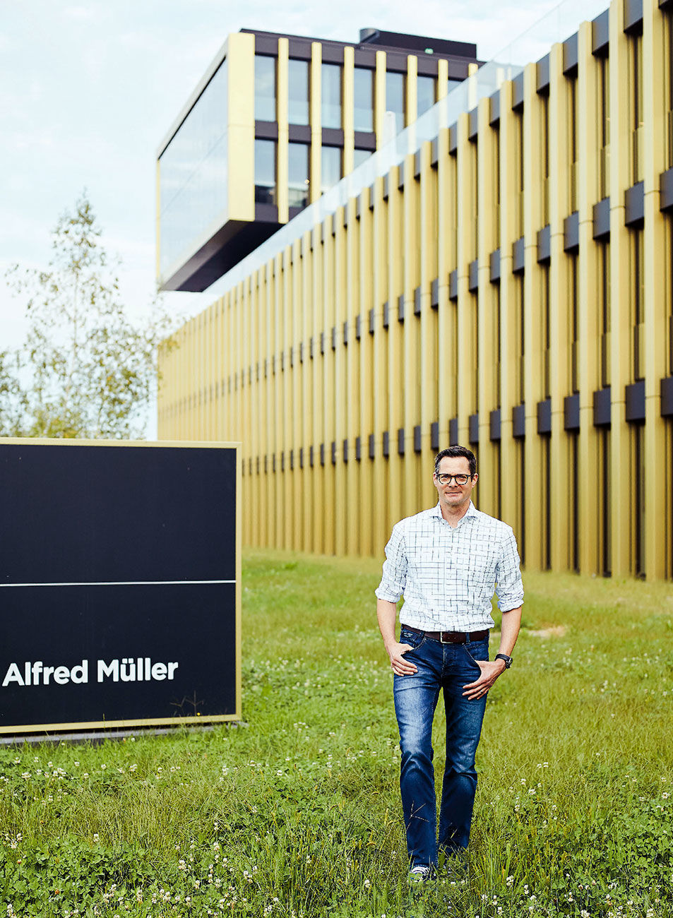 Frank Heim verantwortet als Projektleiter bei der Alfred Müller AG grosse Gewerbe- und Bürobauten wie das Geschäftshaus Quadrolith in Baar.<br>Foto: Herbert  Zimmermann