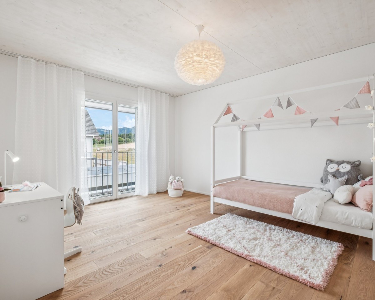 Grosszügiges Kinderzimmer im Obergeschoss