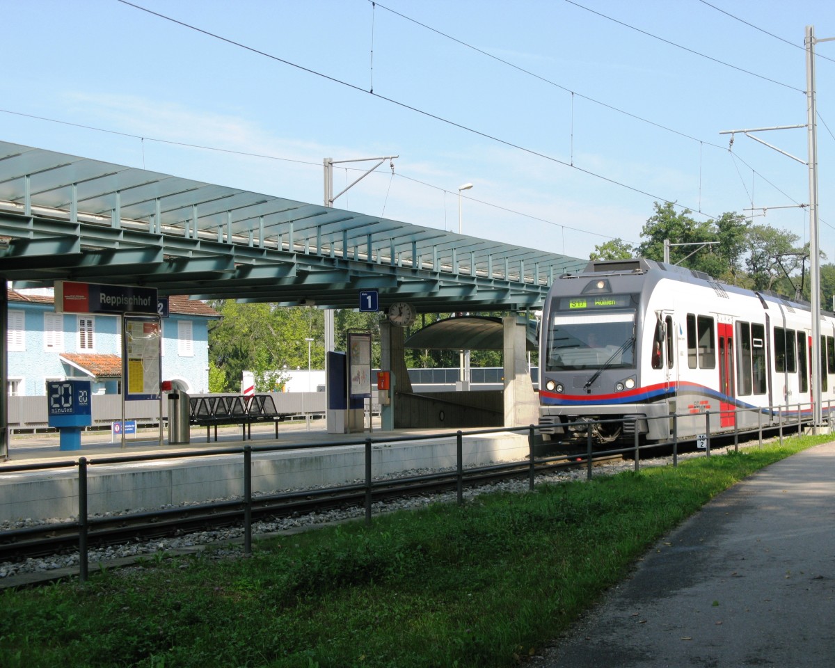 Bahnhof Reppischhof mit Bremgarten-Dietikon-Bahn (S17)