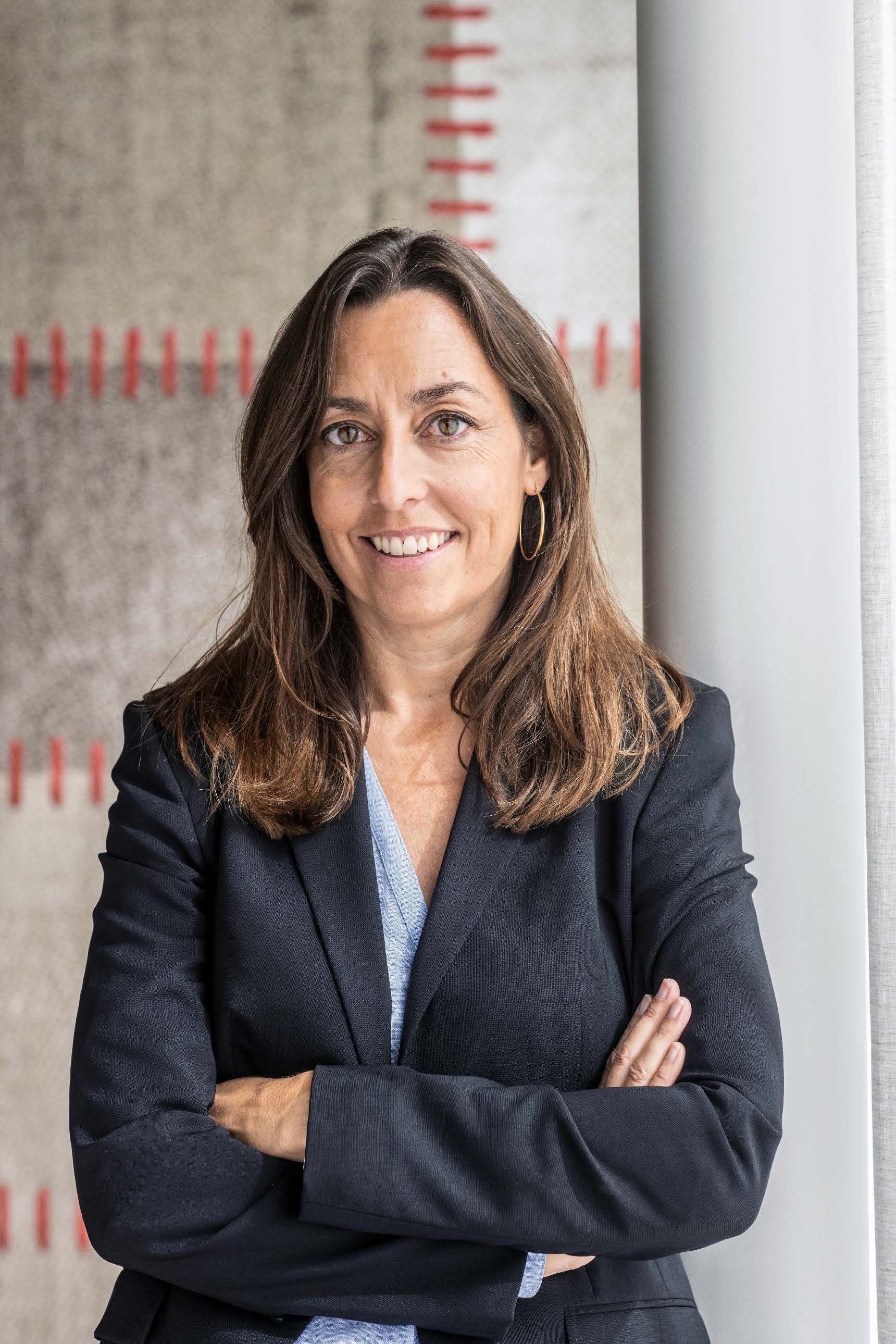 Corinne Ott weiss, dass sich eine durchdachte Büroeinrichtung positiv auf das Arbeitsklima und die Produktivität auswirkt.