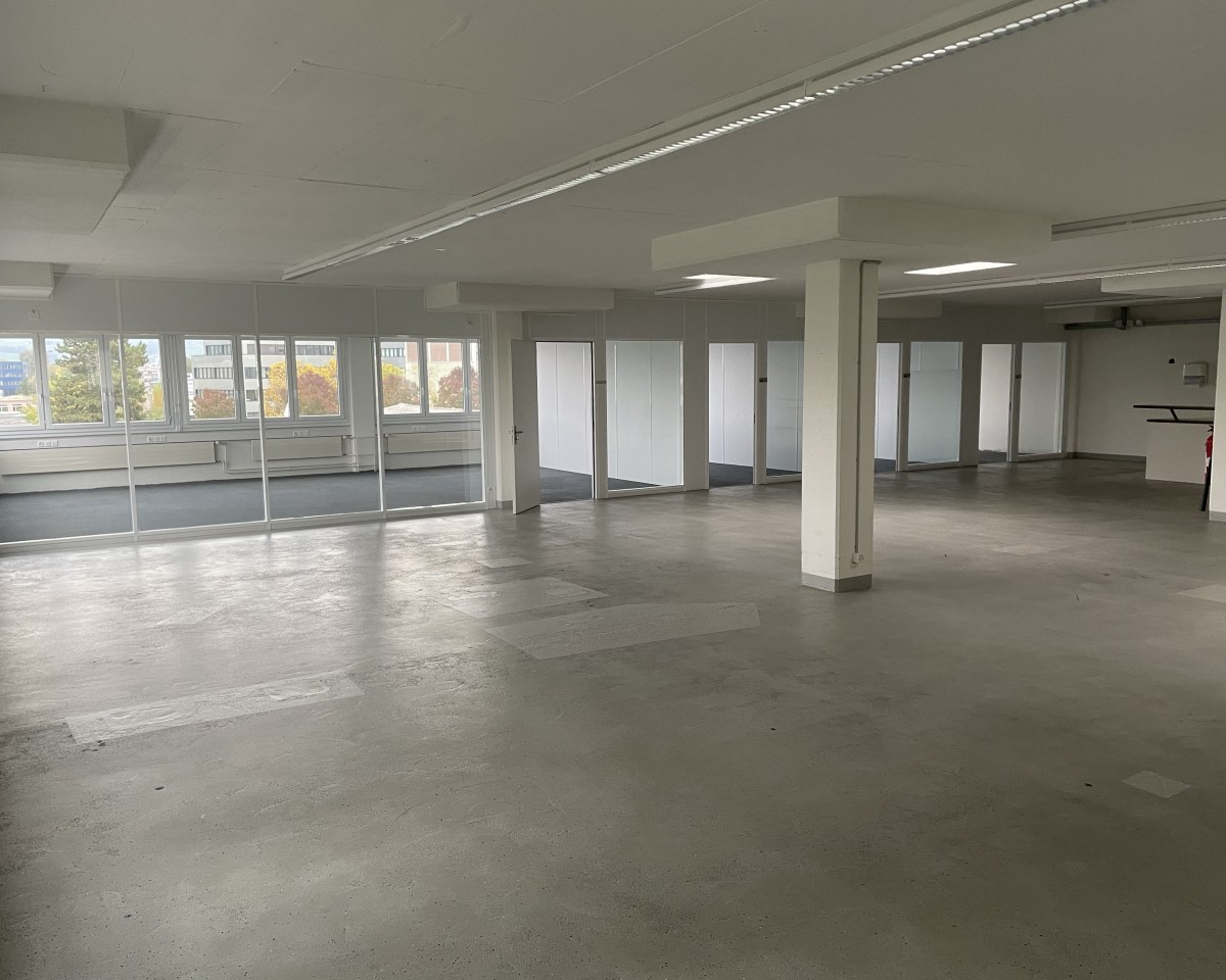 Ansicht Bürofläche mit Glaswänden