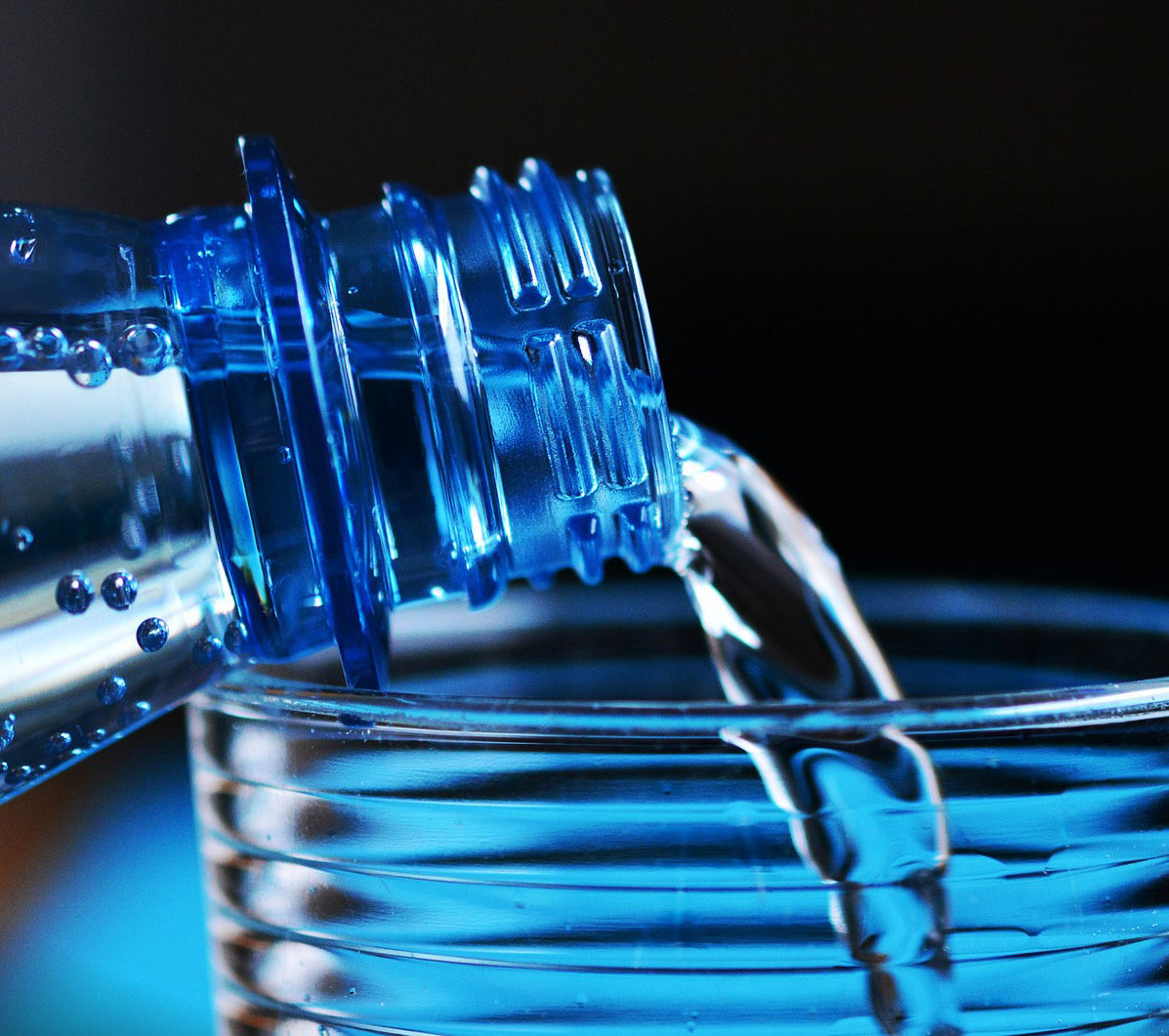 Viel trinken ist wichtig, wenn es heiss ist.